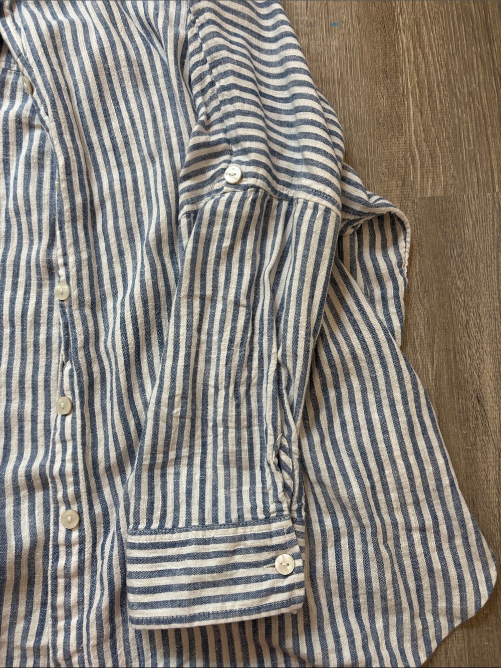 american eagle linen button down - Picture 3 of 4